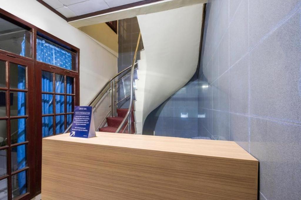 Hotel SPOT ON 2672 Bee M Bandung Exterior foto